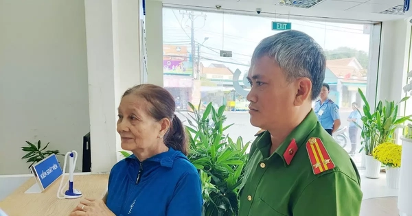Cụ bà ‘hốt hoảng’ khi nhận 2 tỷ đồng từ tài khoản lạ