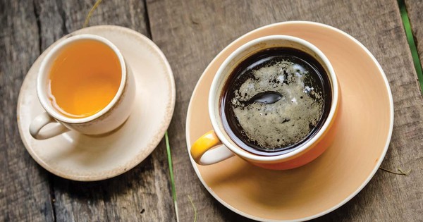 Trà và cà phê, loại nào tốt hơn cho tim và não?