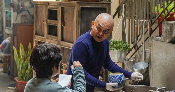 Nam MC nổi tiếng nói 1 câu, Xuân Hinh vội thốt lên: 