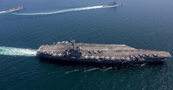 Iran phóng 4 tên lửa đạn đạo tấn công tàu sân bay Mỹ USS Abraham Lincoln