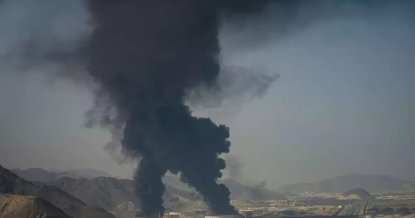 Iran cảnh báo Mỹ di dời các ngành công nghiệp khỏi khu vực