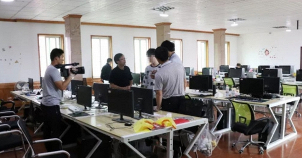 Kiểm tra đột xuất 1 khách sạn, phát hiện 40 máy tính và 100 điện thoại hoạt động 24/7, phanh phui đường dây lừa đảo hơn 38 tỷ đồng