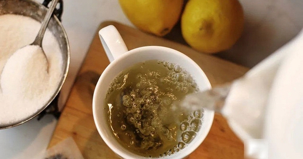 6 loại cốc tuyệt đối KHÔNG nên đựng nước nóng: Uống “nước ấm cho khỏe” nhưng coi chừng biến thành… uống độc mỗi ngày