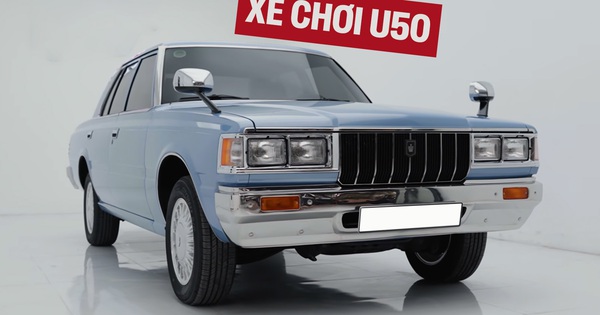 Dân chơi Việt 'hồi sinh' Toyota Corolla Crown hơn 45 tuổi: Cắt, hàn từ từng chi tiết nhỏ, lắp màn hình lớn, sơn màu như trên 'Mẹc G'