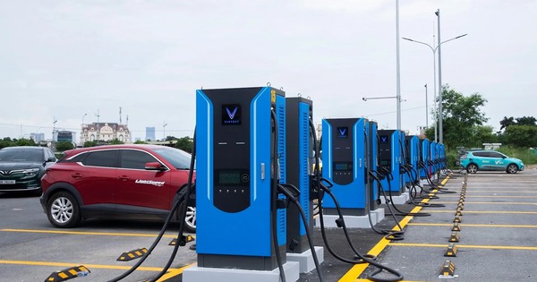 Tỷ phú Phạm Nhật Vượng tung 10.000 tỷ xây 99 