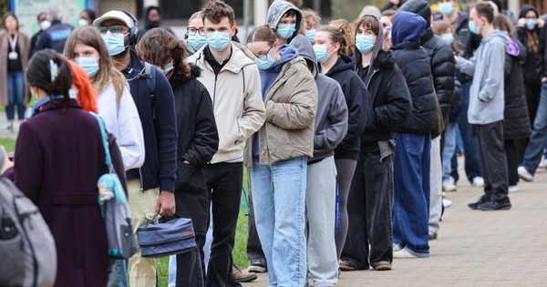 Một dịch bệnh nghiêm trọng đang bùng phát tại Anh, giới chức cảnh báo về “sự kiện siêu lây nhiễm”