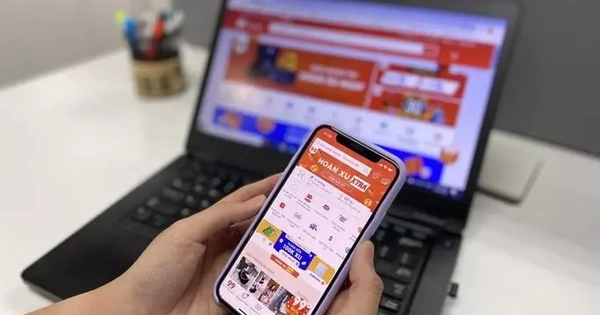 Lý do bắt buộc chuyển khoản lương, tiền công từ 5 triệu đồng