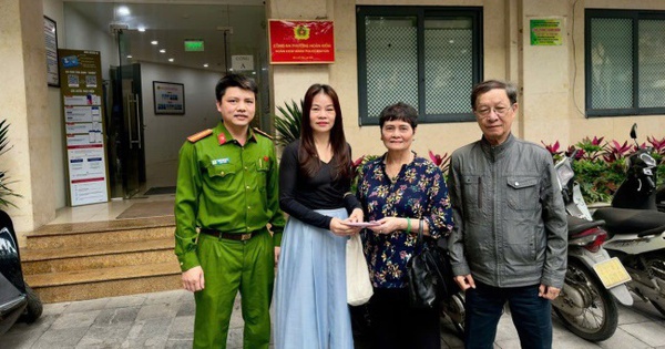 Người dân phát hiện loạt tiền nhiều mệnh giá ở khu vực đường Tràng Thi, công an mời người phụ nữ SN 1973 tới trụ sở làm việc