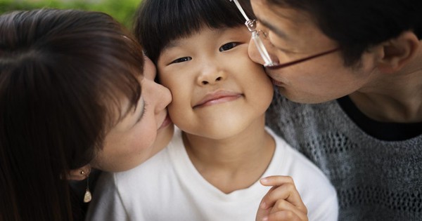 BÍ MẬT gia đình của bạn đang được tiết lộ âm thầm qua 3 HÀNH VI thường ngày của con cái