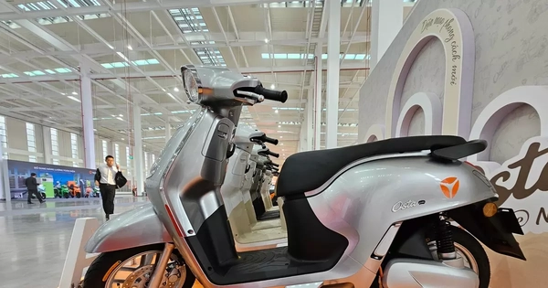 Cận cảnh mẫu xe máy điện đầu bảng mới của Yadea