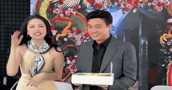 Quốc Trường cầu hôn Ngọc Trinh?