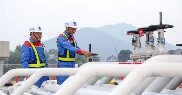 Chiến sự Trung Đông bùng nổ, doanh nghiệp xăng dầu họp khẩn bàn kế hoạch ứng phó