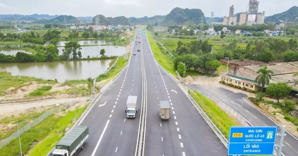 Thu phí 5 tuyến cao tốc từ đêm nay, lái xe cần lưu ý gì?