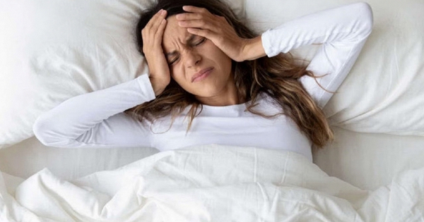 Tăng cân bất thường dù ăn rất ít, người phụ nữ nghe lời bác sĩ kiểm tra camera: “Sốc nặng khi phát hiện những gì diễn ra mỗi đêm”