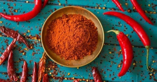Mẹo phân biệt ớt bột thật với ớt bột trộn phẩm màu