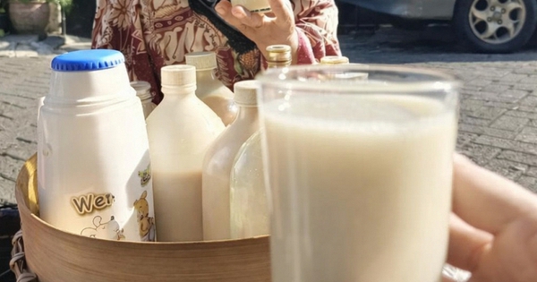 Thứ nước giá rẻ bán đầy chợ Việt là 