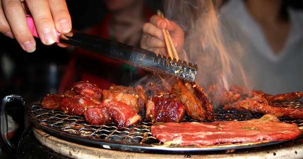 Ngày càng nhiều người mắc ung thư đại tràng, Phó Giám đốc bệnh viện Thái Lan cảnh báo việc ăn 5 loại thực phẩm mỗi ngày làm tăng nguy cơ