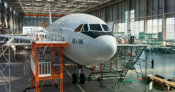 Nga đang bí mật chế tạo loại máy bay khổng lồ Il-96 cho ai?