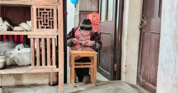 Chế độ ăn ngủ 'độc lạ' của cụ bà 50 năm không vào viện