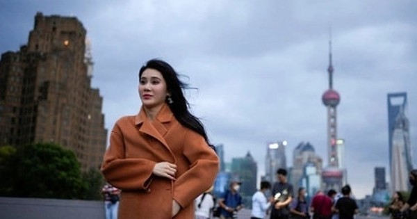 Người phụ nữ nộp đơn ly hôn mới phát hiện mình có tới 4 đời chồng: 