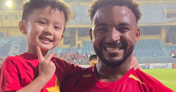 Vì sao vợ Duy Mạnh lại 