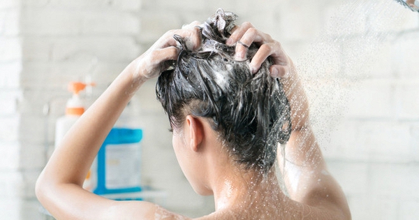 Tắm trước hay gội đầu trước? Hoạt động tưởng chừng rất đơn giản nhưng hóa ra lâu nay nhiều người vẫn làm sai
