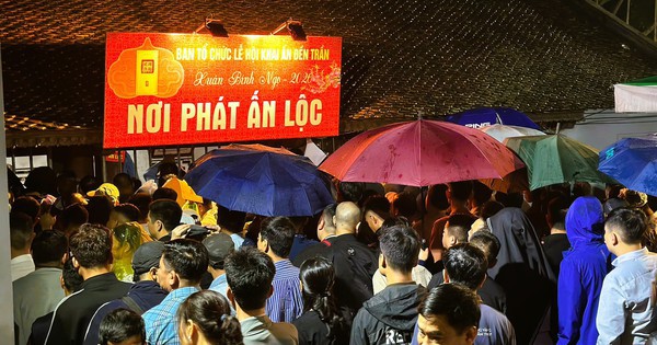 Hàng ngàn người 