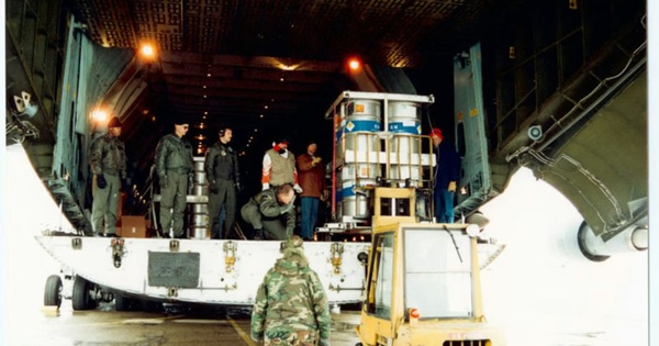 WSJ: Ông Trump cân nhắc chiến dịch quân sự nhằm thu giữ uranium của Iran