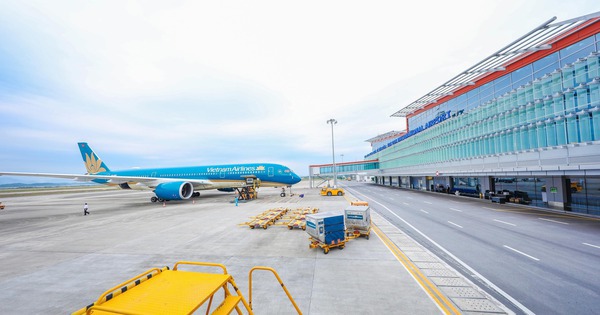 Tạm dừng khai thác đường bay Vân Đồn - TPHCM