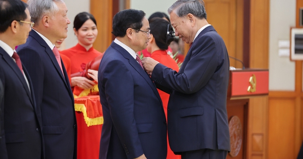 Tổng Bí thư Tô Lâm trao tặng Huân chương Quân công hạng nhất cho Thủ tướng Phạm Minh Chính