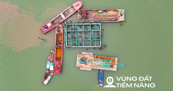 Toàn cảnh công trường xây cầu hơn 16.000 tỷ của Sun Group ở Hà Nội: Máy móc phủ kín mặt sông, phấn đấu hoàn thành nhanh nhất Việt Nam