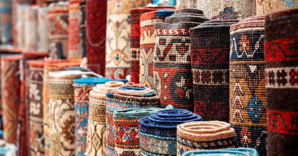 Tấm thảm Iran giá bằng cả biệt thự: Tại sao giới siêu giàu sẵn sàng chờ hàng chục năm để sở hữu?