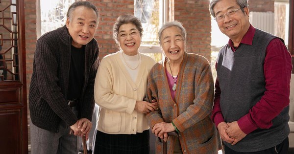 4 cặp vợ chồng rủ nhau sống chung biệt thự để dưỡng già, 3 năm sau đường ai nấy đi: “Nếu ở tiếp gia đình tôi sẽ tan vỡ”