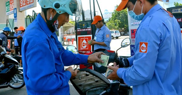 Giá xăng dầu tăng rất mạnh, có mặt hàng tăng tới hơn 7.100 đồng/lít