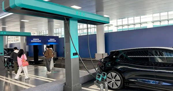 Sạc xe điện nhanh như đổ xăng thành hiện thực: BYD vén màn pin ‘lưỡi dao’ sạc 0-97% mất đúng 9 phút, xây trạm sạc giống hệt cây xăng