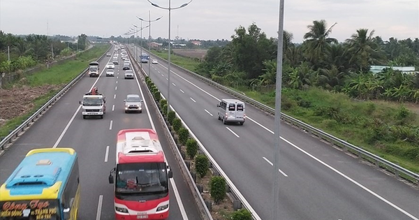 Công an cảnh báo tới các tài xế dừng đỗ xe trên quốc lộ 1A: Có nguy cơ mất sạch tài sản