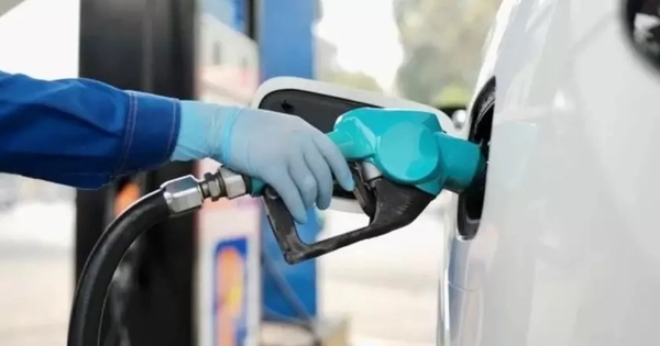 Giá xăng dầu tăng dữ dội: Điều hành ra sao, ổn định thị trường thế nào?