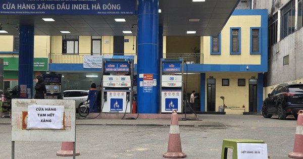 Một công ty treo biển hết xăng, thua lỗ muốn ngừng kinh doanh