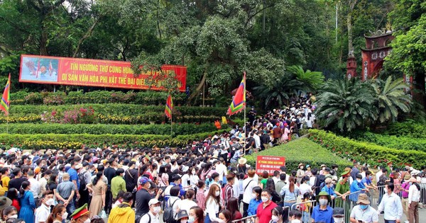 Bộ Nội vụ trả lời trước thông tin "nghỉ Giỗ Tổ,...