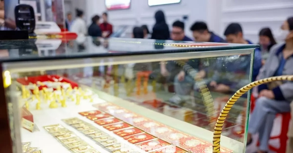 Lý do giá vàng bạc lao dốc