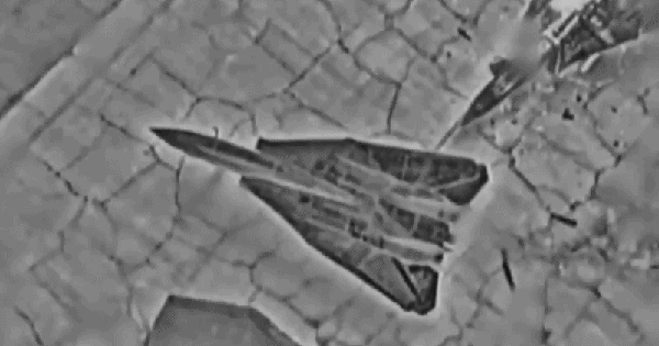 Thực hư cáo buộc Mỹ tốn tiền ném bom máy bay giả của Iran