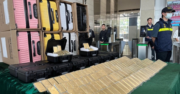 Phát hiện 145kg vàng thỏi được giấu trong 14 kiện vali tại sân bay