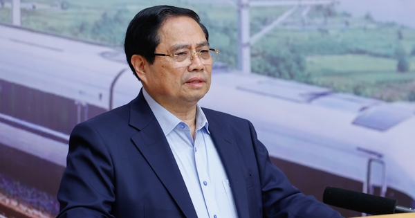 Thủ tướng: Cần chuyển trạng thái từ ‘làm thuê’ cho nhà thầu ngoại sang ‘làm chủ’ để triển khai dự án đường sắt