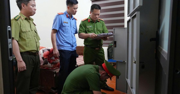 Cận cảnh khám xét, bắt giữ nhiều cán bộ liên quan đến nhóm “xã hội đen” núp bóng doanh nghiệp