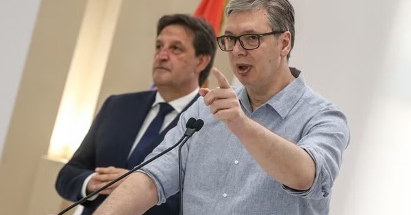 Tổng thống Serbia đáp trả gay gắt thành viên NATO láng giềng