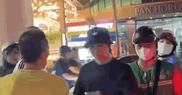 VIDEO: Nữ tài xế Grab nghi bị 2 vợ chồng đánh chảy máu đầu