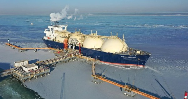 Muốn cấm nhưng không rời được: Nhập khẩu LNG Nga vào châu Âu bất ngờ tăng vọt giữa lệnh trừng phạt