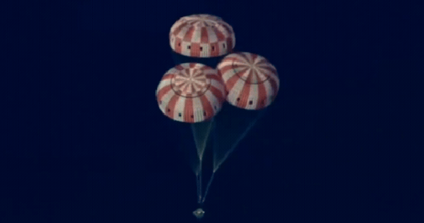 Artemis II hạ cánh thành công ngoài khơi California, hoàn thành sứ mệnh