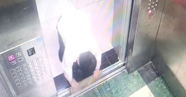 Cửa thang máy liên tục báo lỗi, trích xuất camera thấy cảnh tượng 