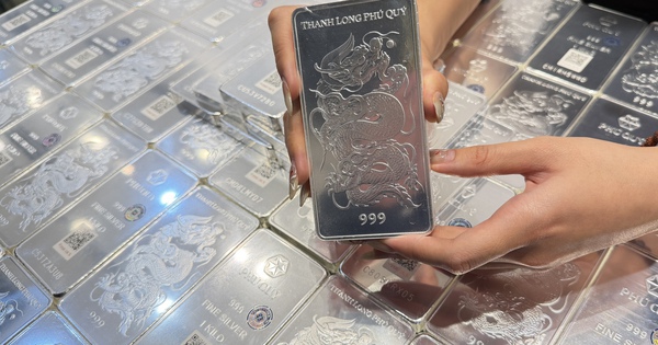 Giá bạc hôm nay 16-4: Nhiều người bất ngờ với đà tăng của bạc